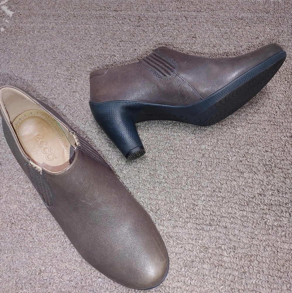 Booties - Picture 3 of 3